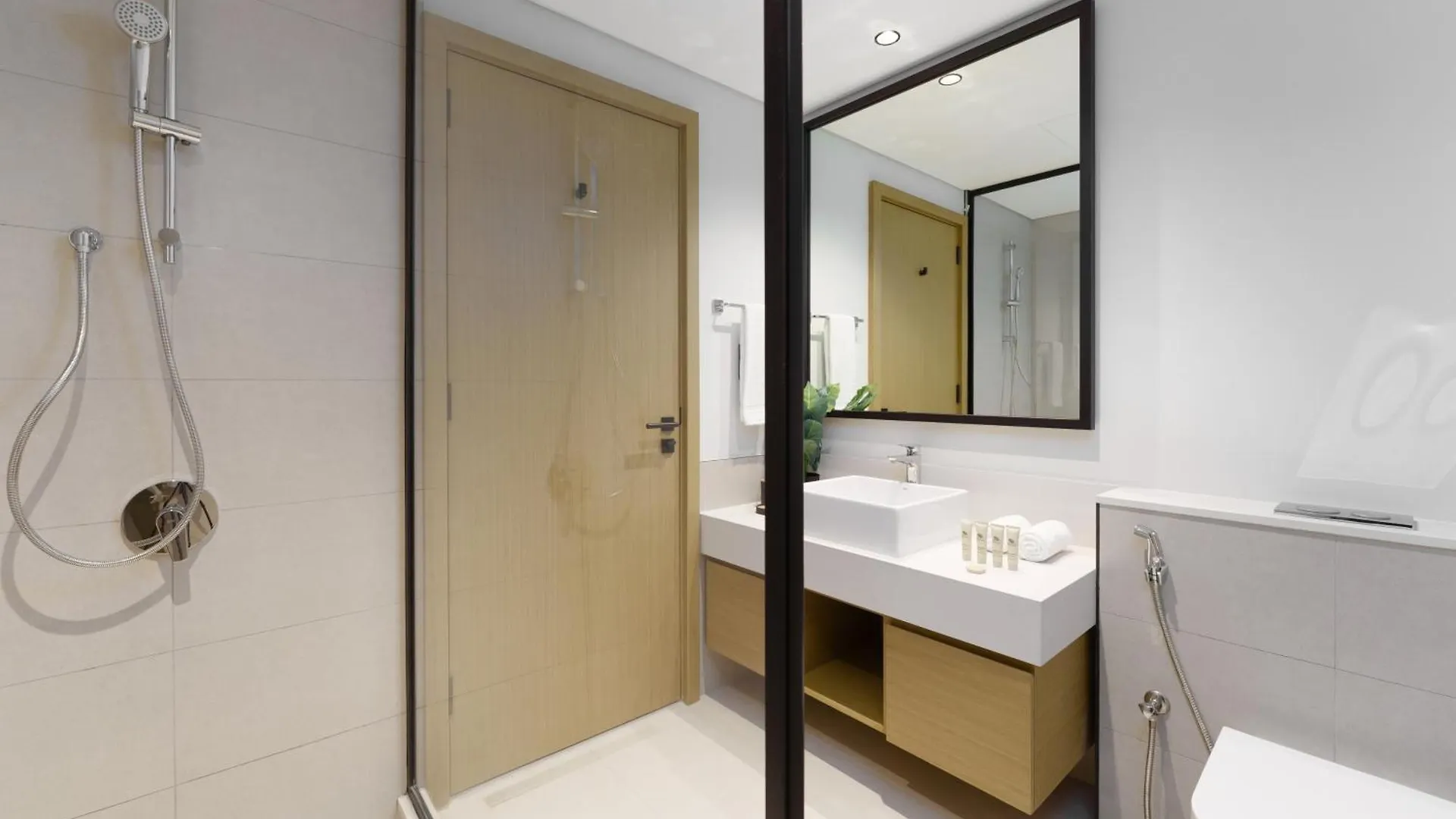 Maison Privee - Tranquil Living With Golf Course Vws In Dubai Hills 0*,  Emirados Árabes Unidos
